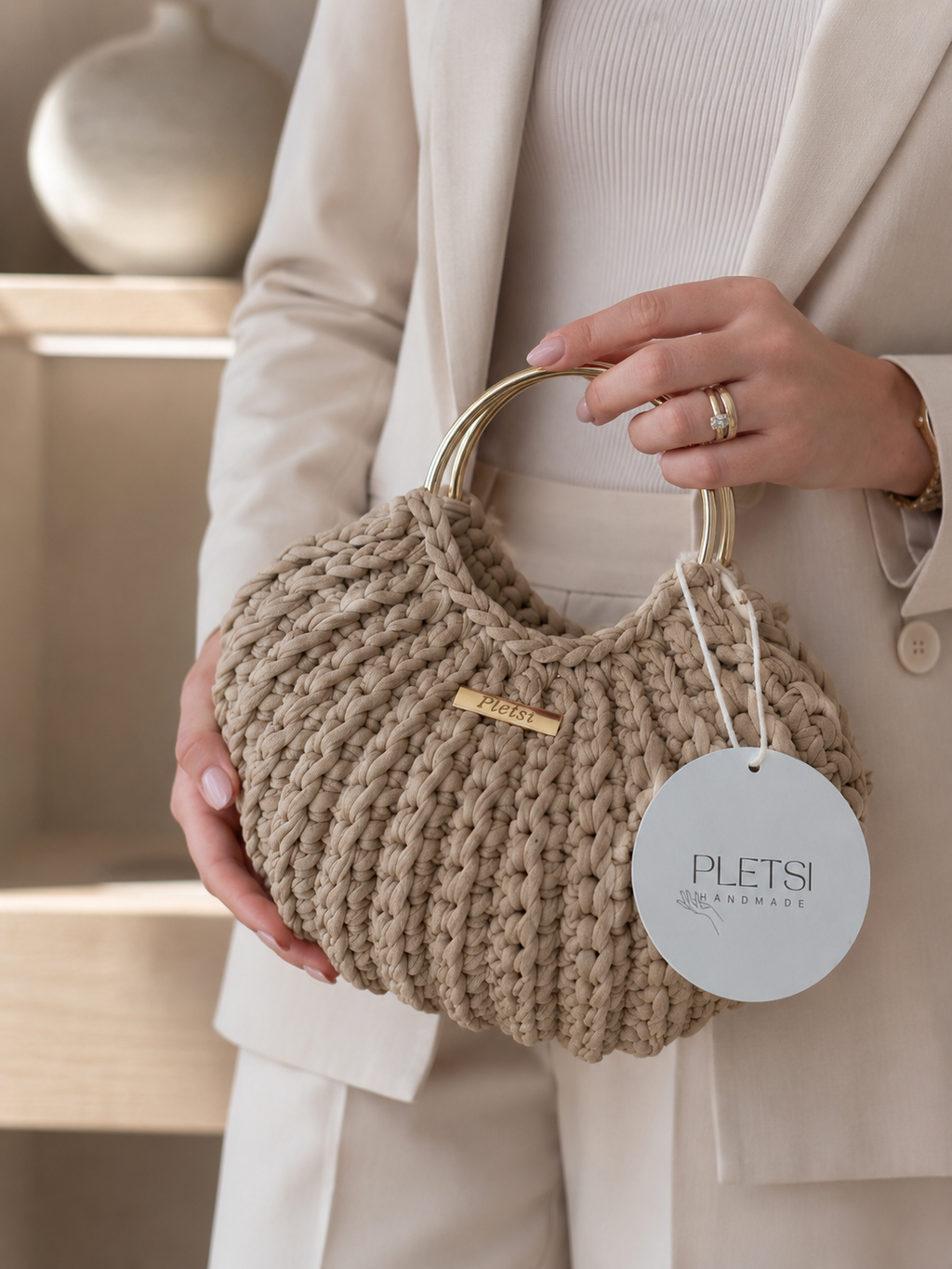 Moony beige