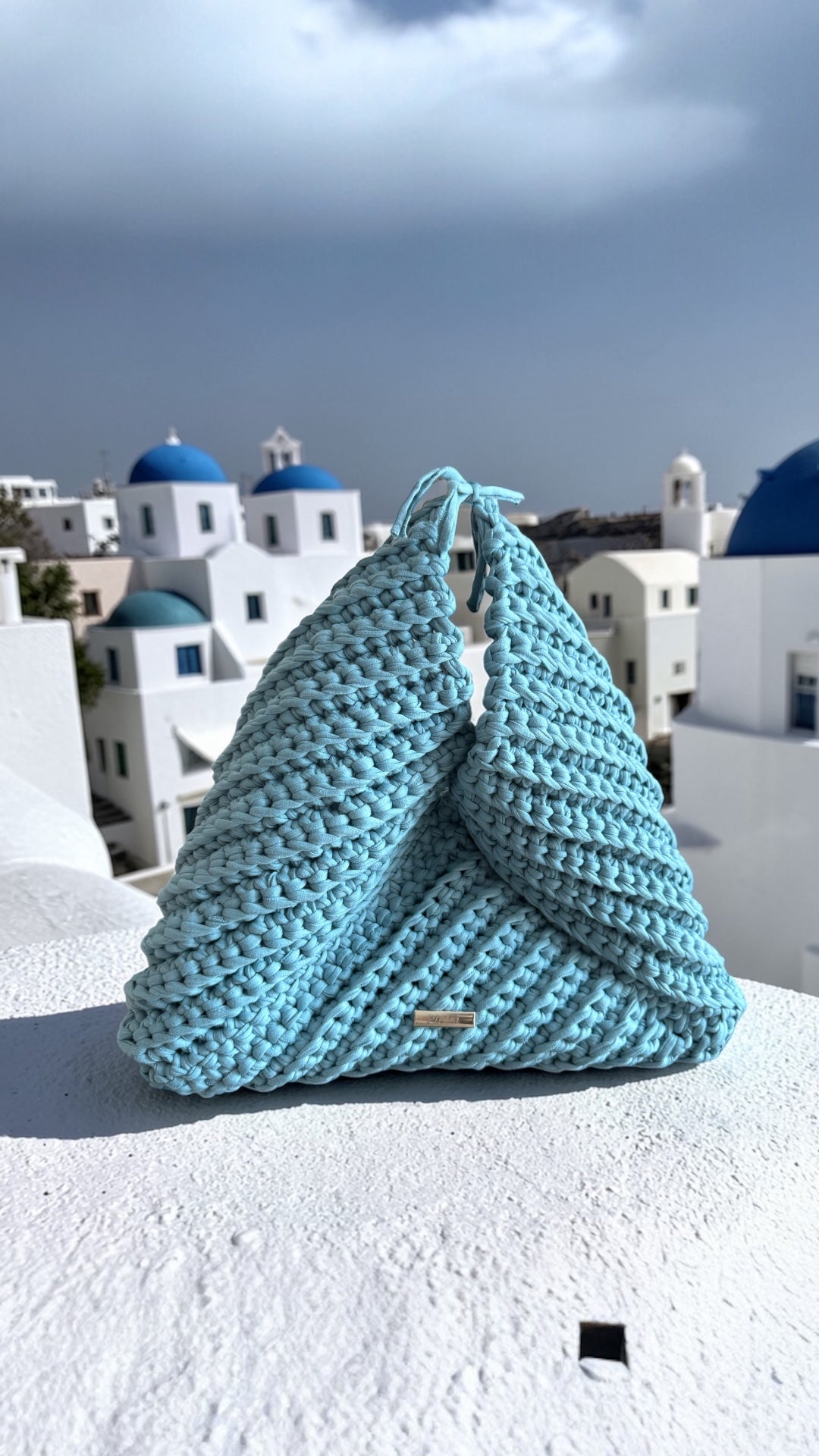 Tote blue