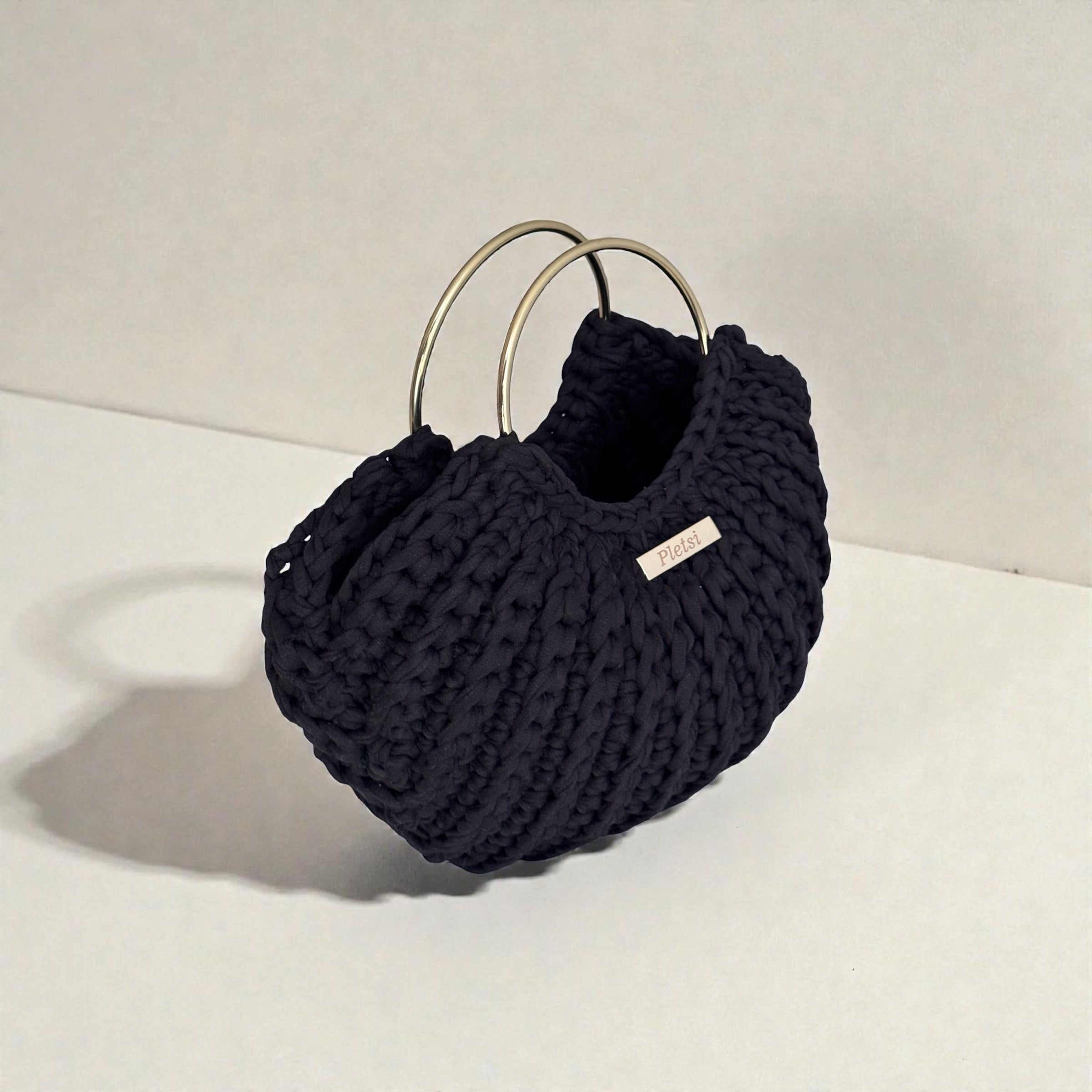 Moony black