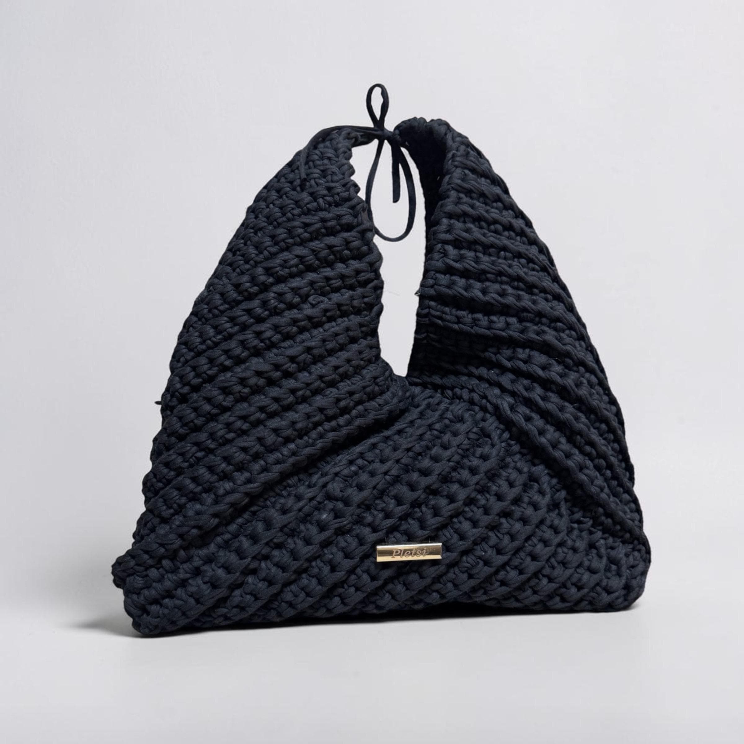 Tote black